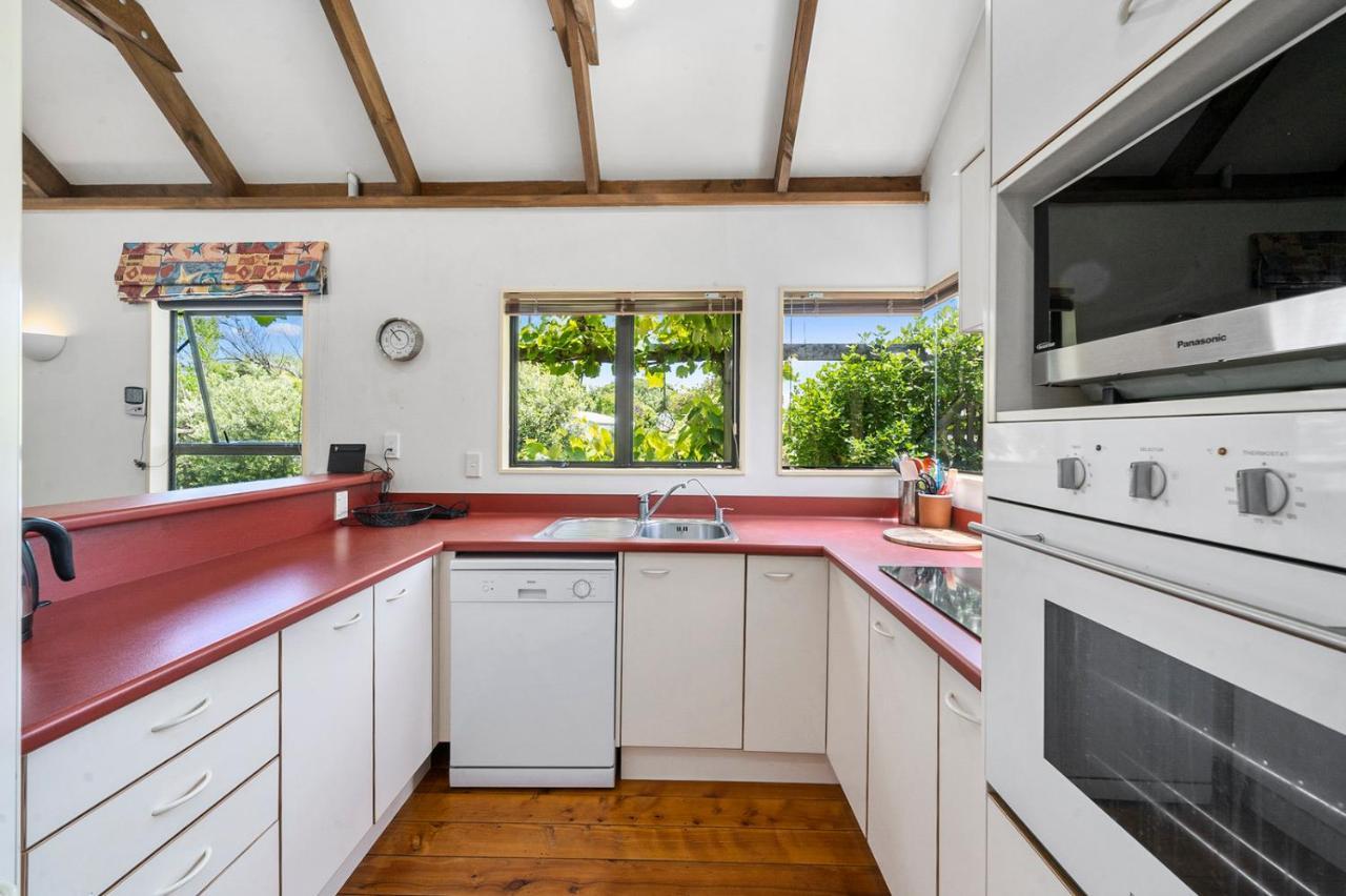 Waimea Cottage - Waikanae Holiday Home Екстер'єр фото